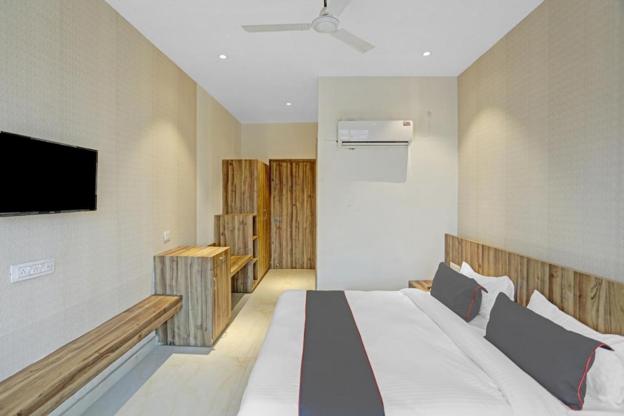 Izatnagar Collection O 85238 Tulika Garden酒店 外观 照片
